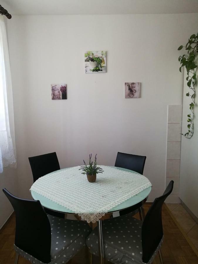 Apartment Koruna 1 Pula Eksteriør billede